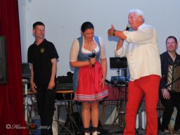 Künstler helfen Kinder - Mit Musik zur Menschlichkeit